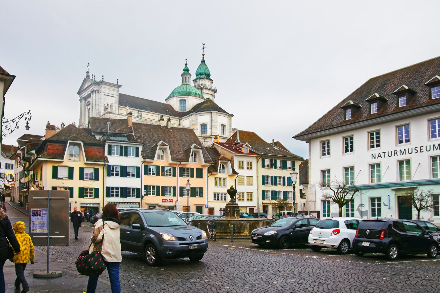 iStock 869909256