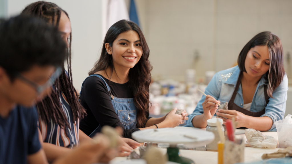 Aktuelles Freizeitverhalten in der Schweiz: Zwischen Rückzug und Rausgehen 4 5 24
