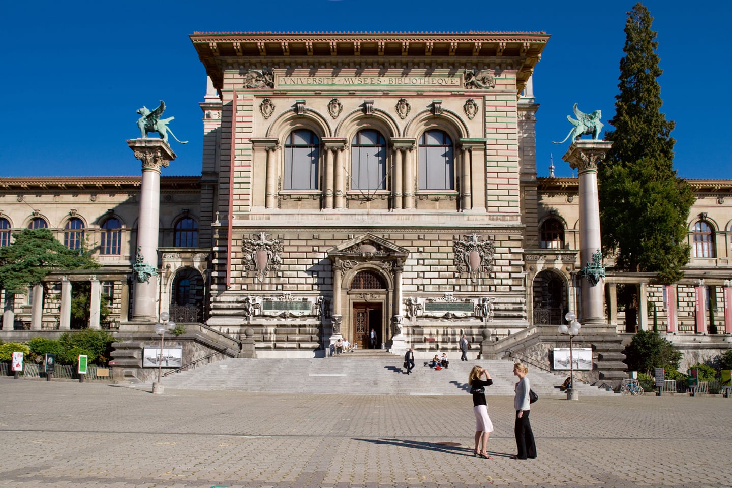 SWISS CITIES Foxtrail Alti Lausanne Westschweiz Palais de Rumine 36