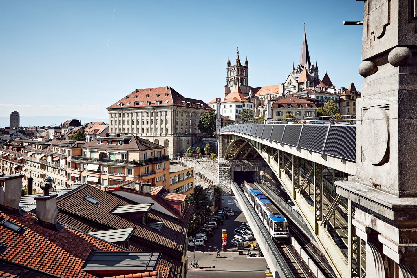 Foxtrail Citi Lausanne Vue Cathedrale et metro 44
